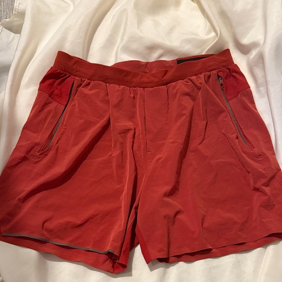 Lululemon License to Train Linerless Short 5" Coral Red size men's medium - Picture 2 of 8